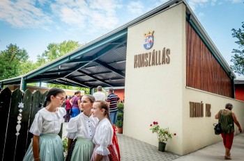 Termelői piac - Kunszállás.jpg
